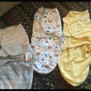Set of 2 infant swaddles